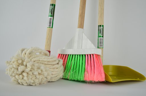 How To Mop A Floor Correctly Www Learnmoreskills Com